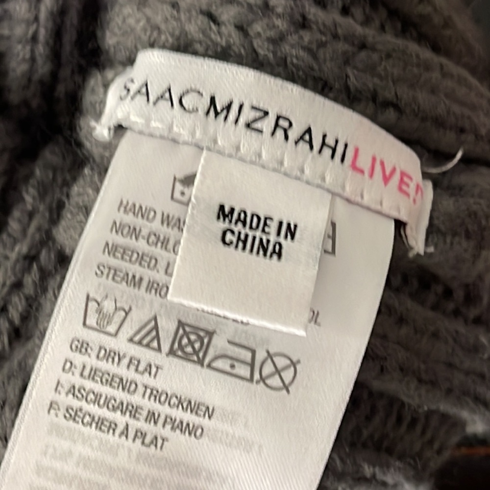 Two Isaac Mizrahi live gray and pink beaded winter hats with pom-pom - Picture 6 of 11